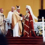 7-9 мая 1999 г. по приглашению Румынского Патриарха Феоктиста папа Римский Иоанн-Павел II посетил Румынию.