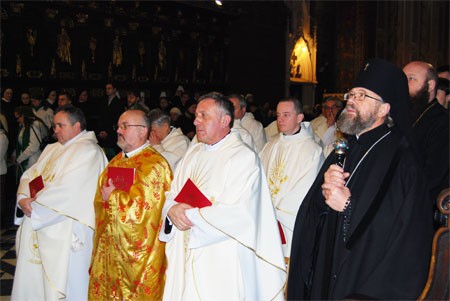 Архиеп. Августин поздравил католиков с восстановлением епархии