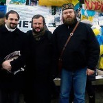 Юрий Черноморец, о. Кирилл (Говорун) и о. Андрей Дудченко на Евромайдане.