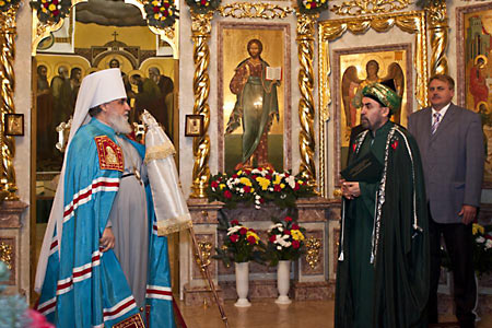 Пермский митрополит помог мусульманам построить минарет