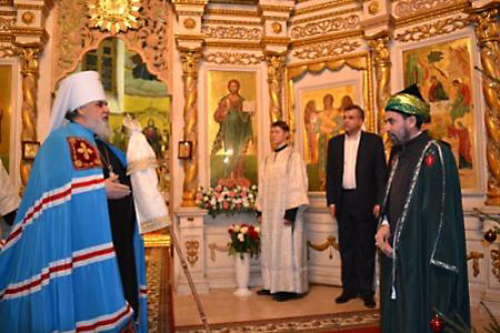 Пермский митрополит помог мусульманам построить минарет