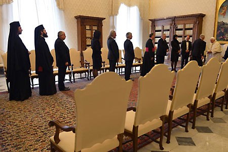 Болгарский президент привез в Ватикан православных клириков