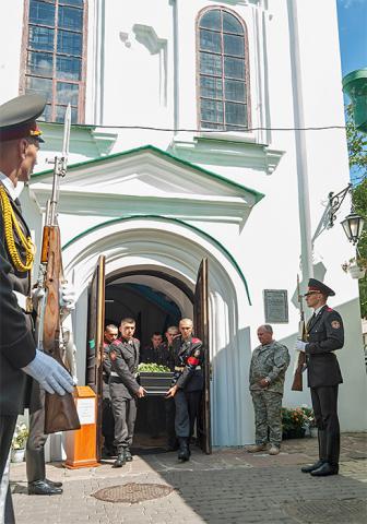 Митр. Онуфрий отпел сотника Майдана